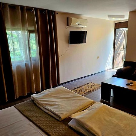 Orehite-Family Hotel ,Food & Pool Bozhichen Экстерьер фото