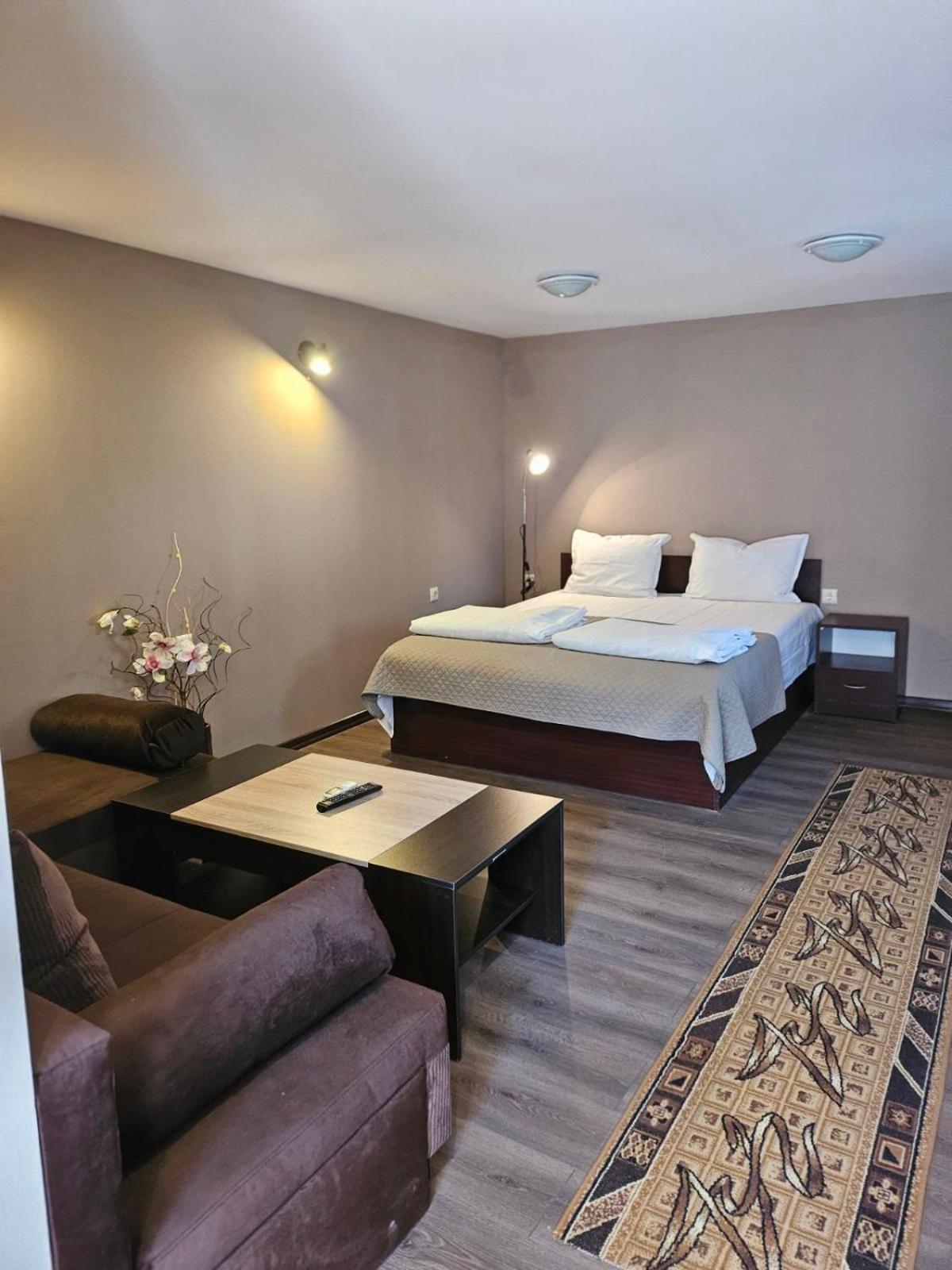 Orehite-Family Hotel ,Food & Pool Bozhichen Экстерьер фото