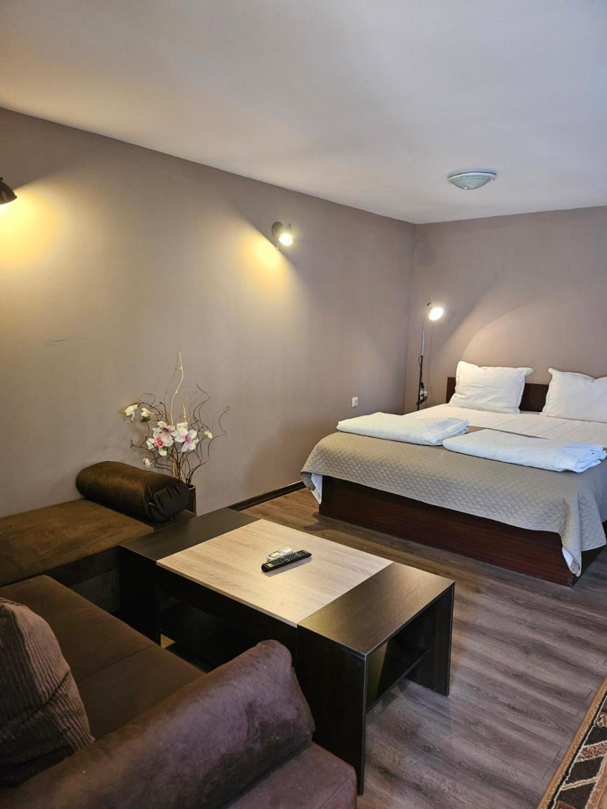 Orehite-Family Hotel ,Food & Pool Bozhichen Экстерьер фото