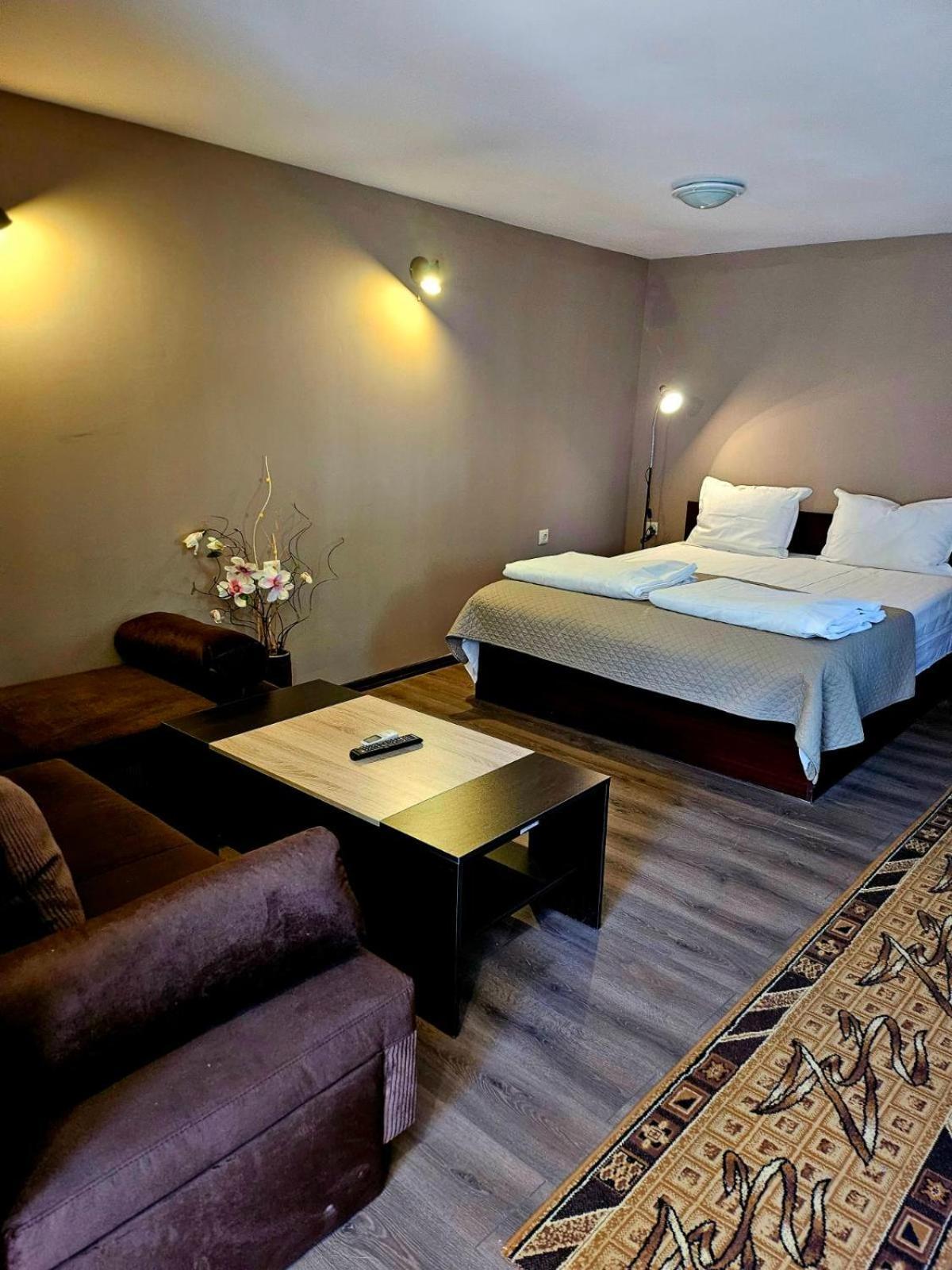 Orehite-Family Hotel ,Food & Pool Bozhichen Экстерьер фото