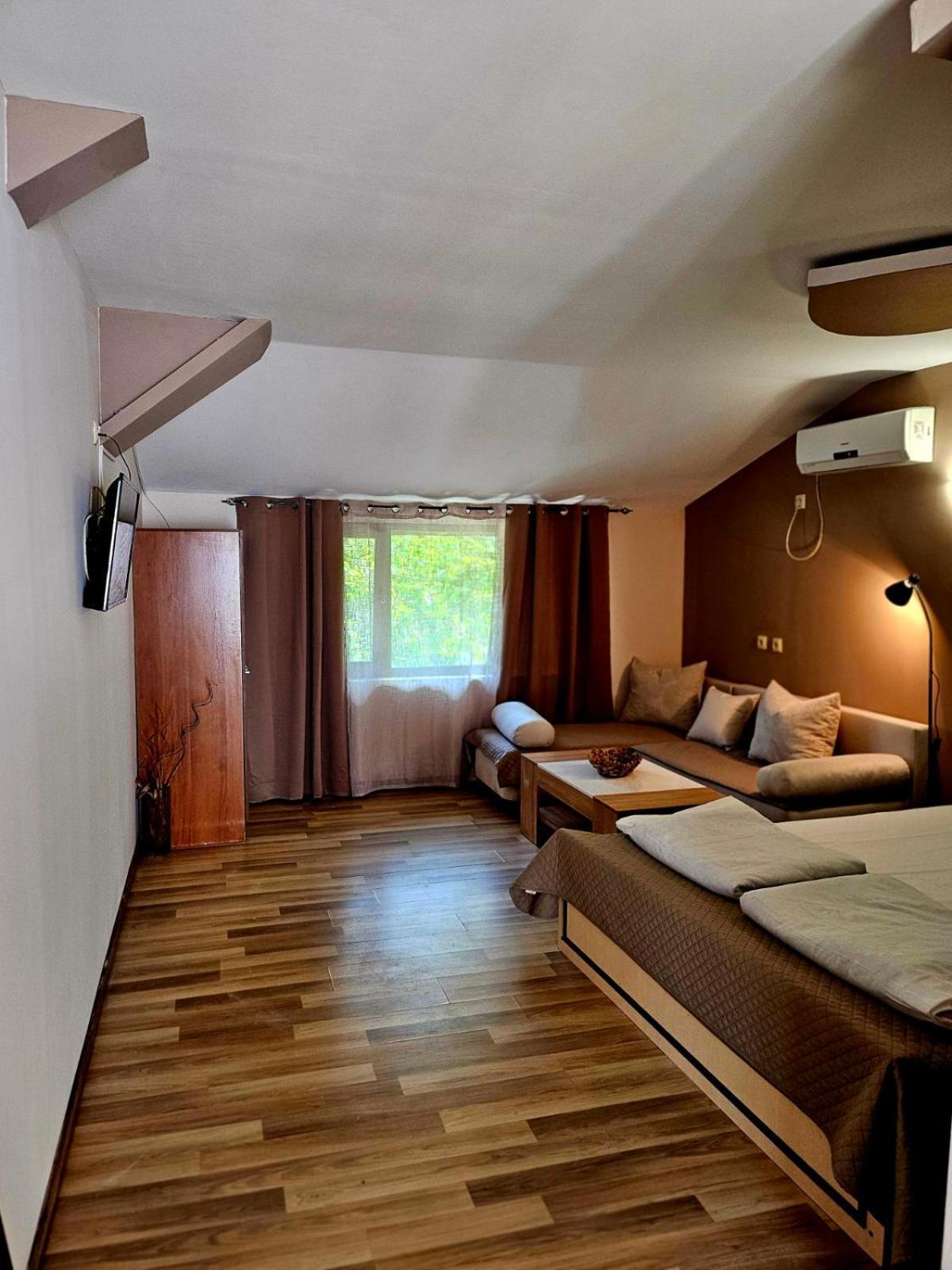 Orehite-Family Hotel ,Food & Pool Bozhichen Экстерьер фото